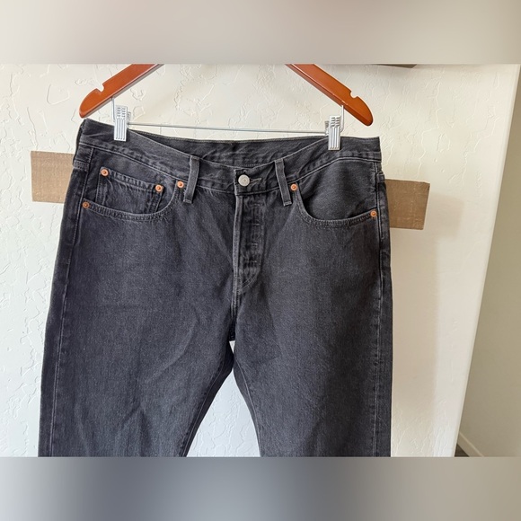 Levi’s|Black gray wash women’s straight leg jeans,raw hem & bow details•••NWT - Picture 2 of 15